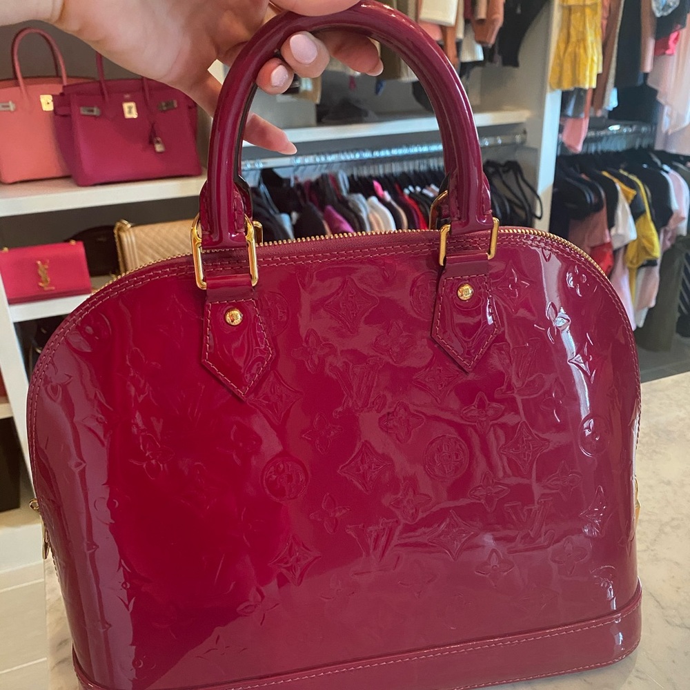 LV monogram magenta vernis Alma MM bag - Picture 3 of 11